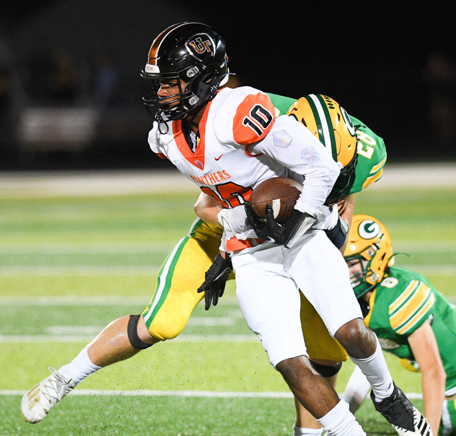 091021-qc-spt-ut-geneseo-fball-021